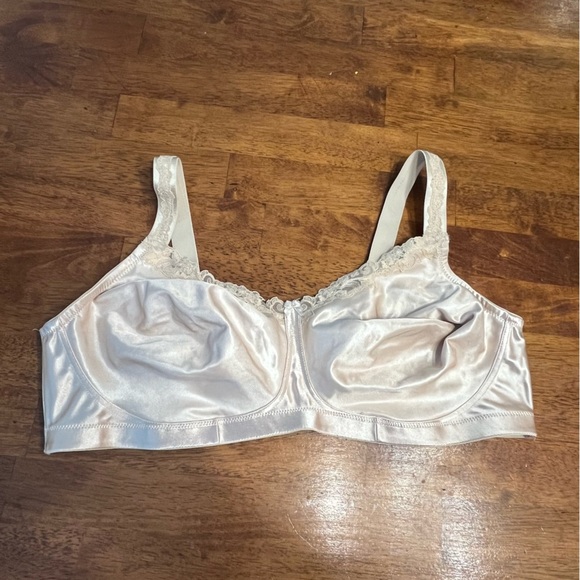 Catherine’s Serenada nude wireless bra size 48D - Picture 1 of 6